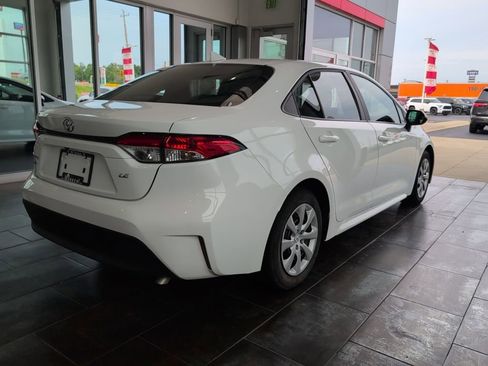 Used 2024 Toyota Corolla LE FWD image 7
