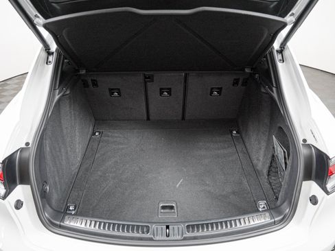 Certified 2026 Porsche Macan AWD/4WD image 26