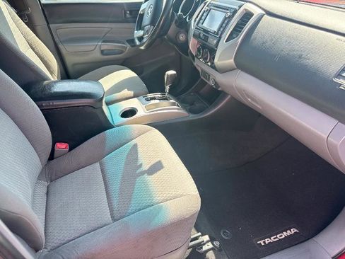 Used 2014 Toyota Tacoma PreRunner w/ SR5 Package RWD image 5