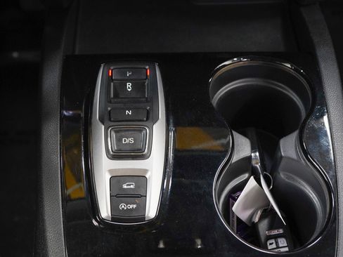 Used 2016 Honda Pilot Touring image 18