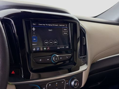 Used 2022 Chevrolet Traverse LS FWD image 16