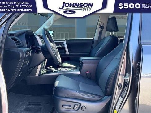 Used 2022 Toyota 4Runner SR5 Premium w/ Moonroof Package AWD/4WD image 24