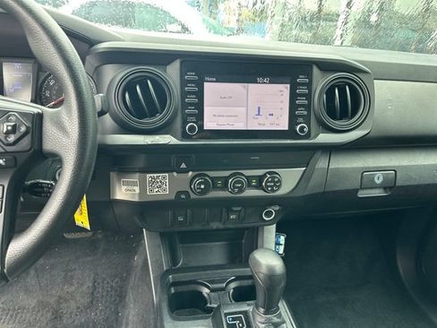 Used 2020 Toyota Tacoma SR5 RWD image 17