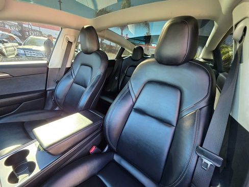 Used 2022 Tesla Model 3 image 23