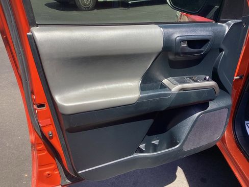 Used 2016 Toyota Tacoma SR5 image 22