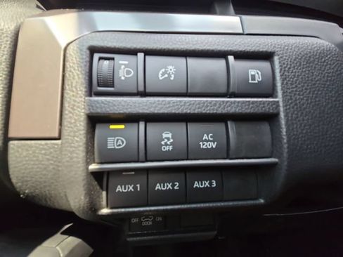 Used 2025 Toyota Tacoma TRD Sport w/ TRD Sport Upgrade Package AWD/4WD image 26