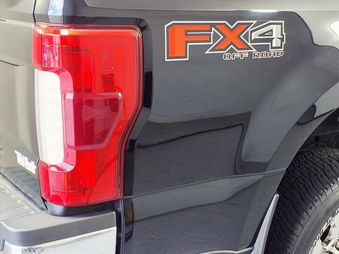 Used 2019 Ford F250 Lariat w/ Lariat Ultimate Package image 5