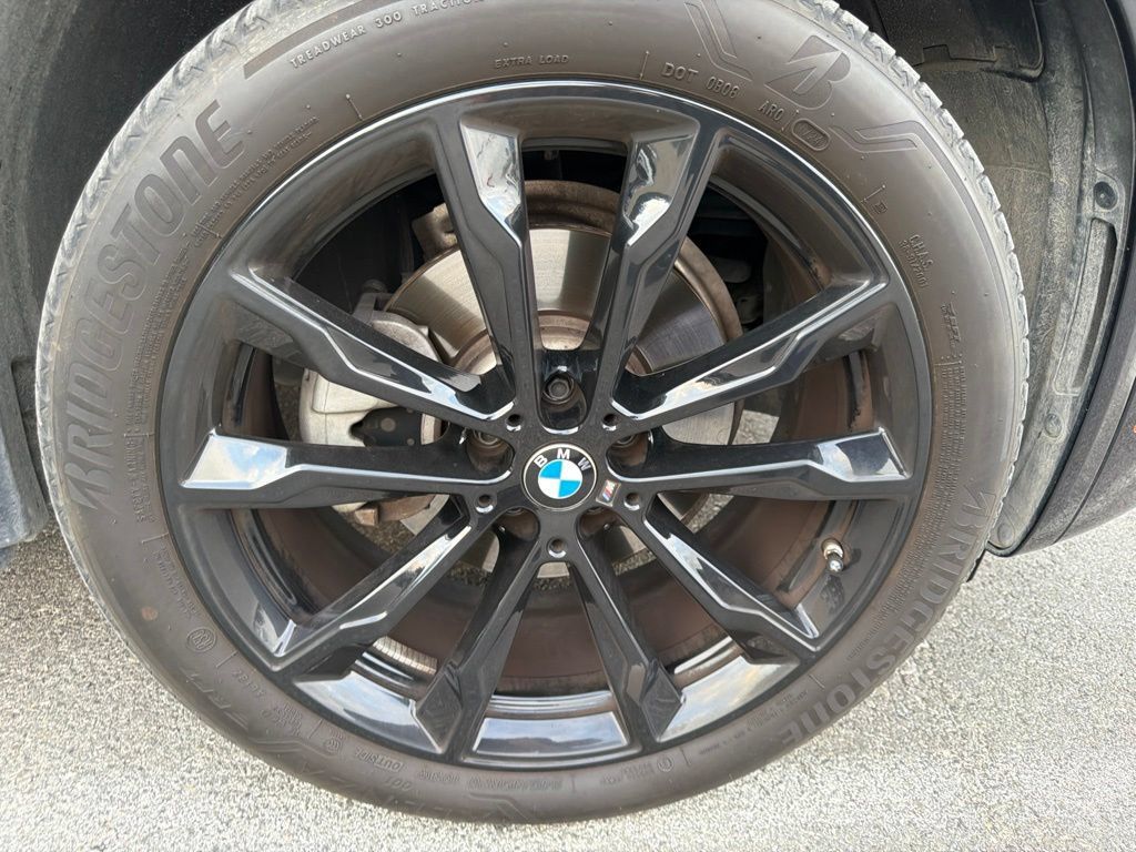 Certified 2024 BMW X4 xDrive30i w/ Premium Package AWD/4WD image 5