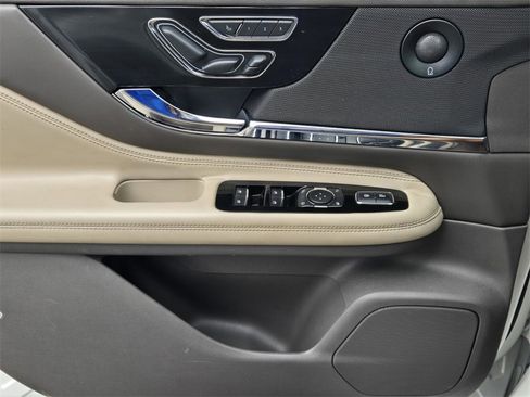 Used 2020 Lincoln Corsair Reserve w/ Equipment Group 202A image 30