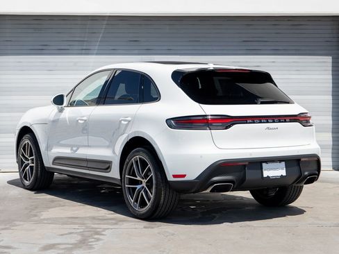 New 2026 Porsche Macan image 3