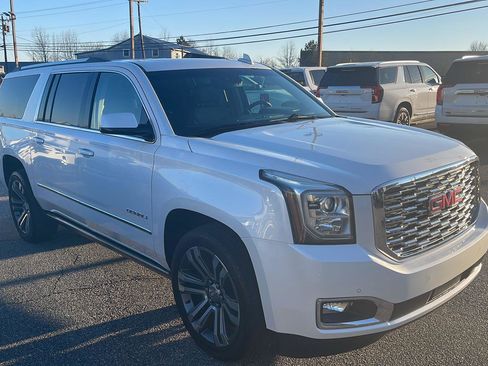 Used 2020 GMC Yukon XL Denali w/ Denali Ultimate Package image 5