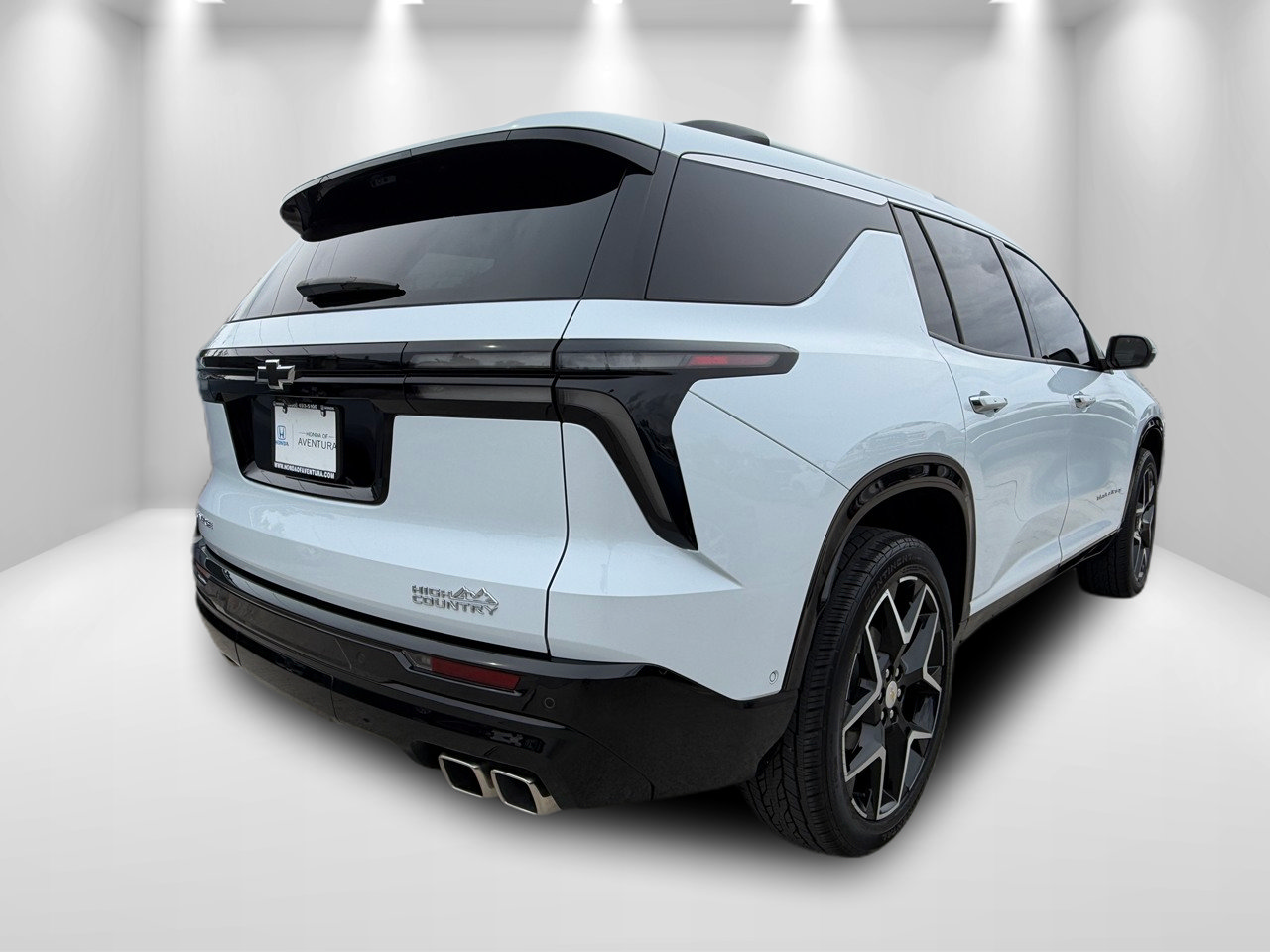 Used 2026 Chevrolet Traverse High Country FWD image 6