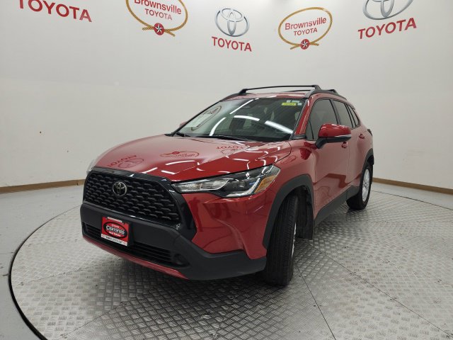 Used 2024 Toyota Corolla Cross LE FWD image 2