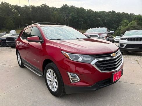 Used 2018 Chevrolet Equinox LT w/ Sun & Infotainment Package FWD image 1
