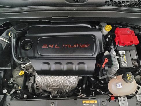 Used 2020 Jeep Renegade Latitude FWD image 30