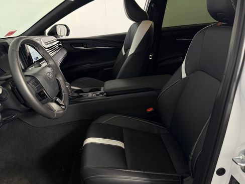 Used 2025 Toyota Camry SE image 21