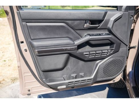 Used 2026 Toyota Tacoma TRD Off-Road w/ TRD Off Road Upgrade Package AWD/4WD image 19