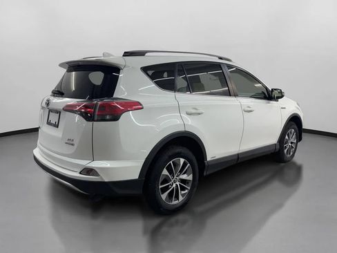 Used 2018 Toyota RAV4 XLE w/ Carpet Mat Package AWD/4WD image 10