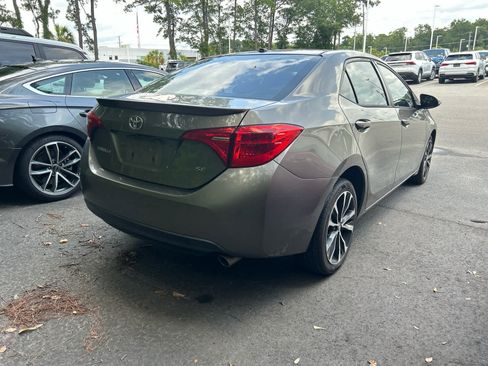 Used 2017 Toyota Corolla SE w/ Carpet Mat Package (TMS) FWD image 3