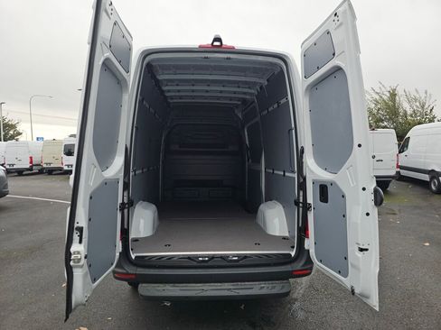 New 2025 Mercedes-Benz Sprinter 2500 image 14