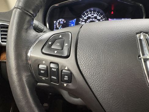 Used 2013 Lincoln MKT AWD image 35