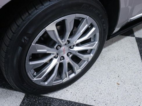 Used 2022 GMC Yukon Denali w/ Denali Premium Package image 40