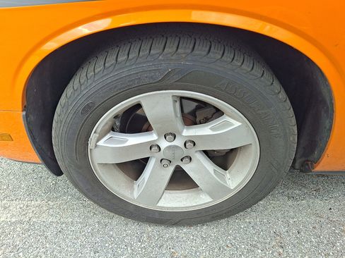 Used 2012 Dodge Challenger SXT Plus RWD image 4