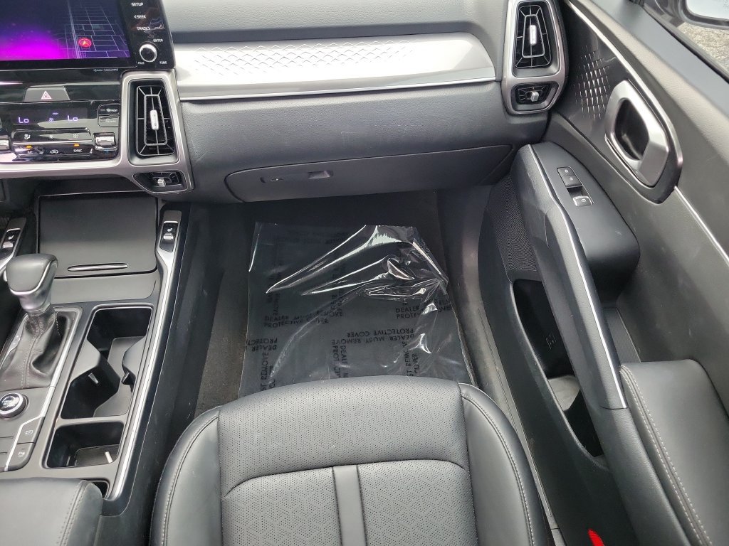 Used 2023 Kia Sorento S w/ Panoramic Sunroof Package FWD image 17