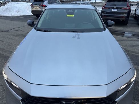 Used 2025 Honda Accord SE image 6