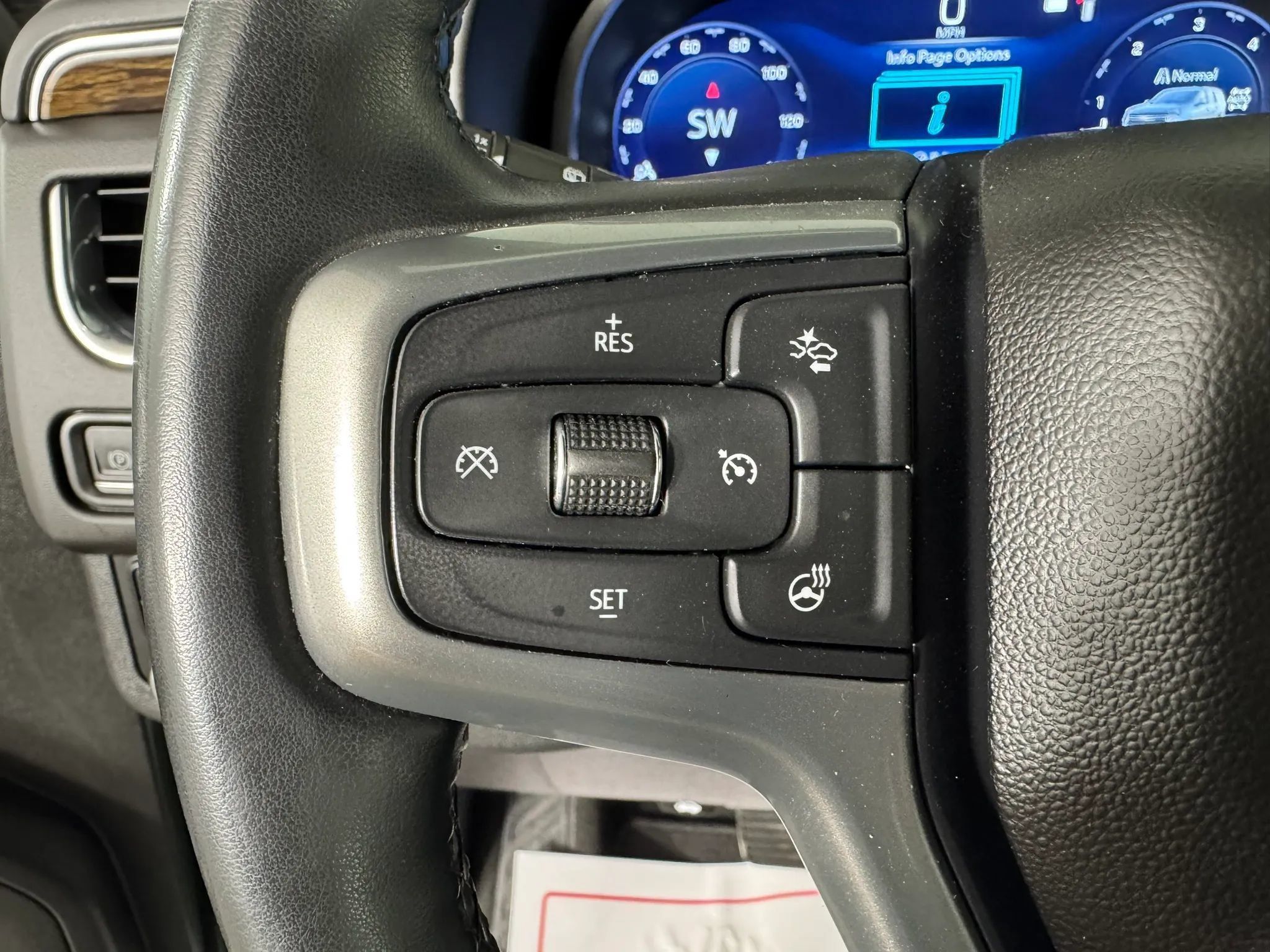 Used 2023 Chevrolet Suburban Premier AWD/4WD image 15