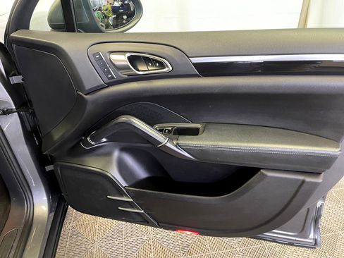 Used 2012 Porsche Cayenne image 32