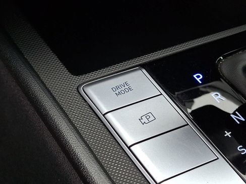 Used 2024 Hyundai Elantra SEL FWD image 26