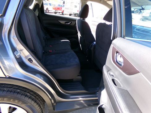 Used 2015 Nissan Rogue S AWD/4WD image 22