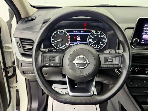 Used 2024 Nissan Rogue S FWD image 13