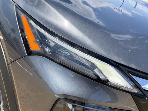 Used 2025 Nissan Rogue SV AWD/4WD image 29