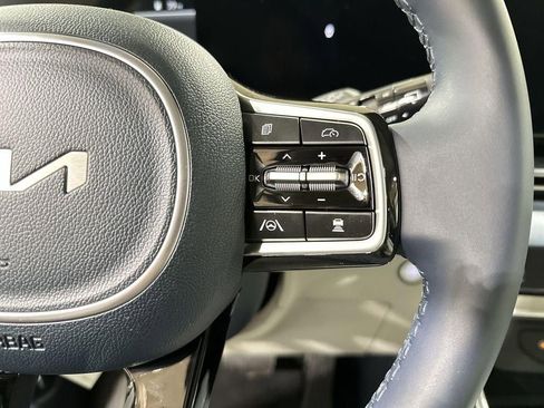 New 2026 Kia Carnival EX image 32