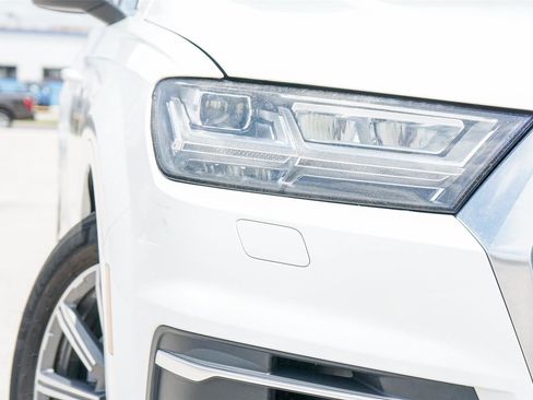 Used 2017 Audi Q7 3.0T Prestige w/ Prestige Package AWD/4WD image 3