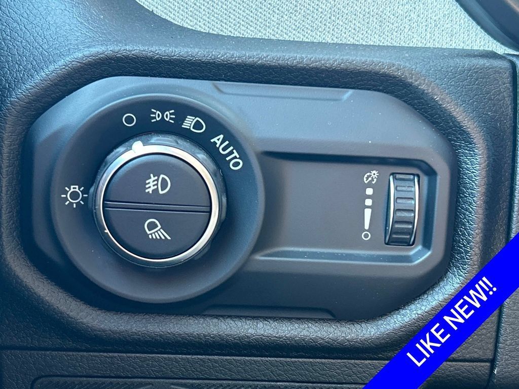 Certified 2025 Jeep Gladiator Sport AWD/4WD image 30