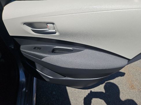 Used 2021 Toyota Corolla LE FWD image 18