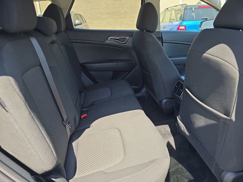 Used 2025 Kia Sportage LX image 11