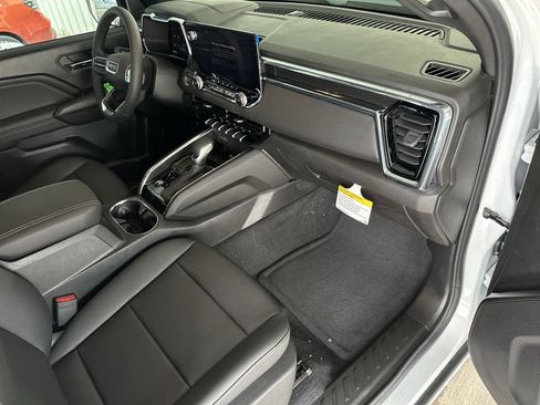 New 2026 GMC Canyon Elevation w/ Convenience Package RWD image 36