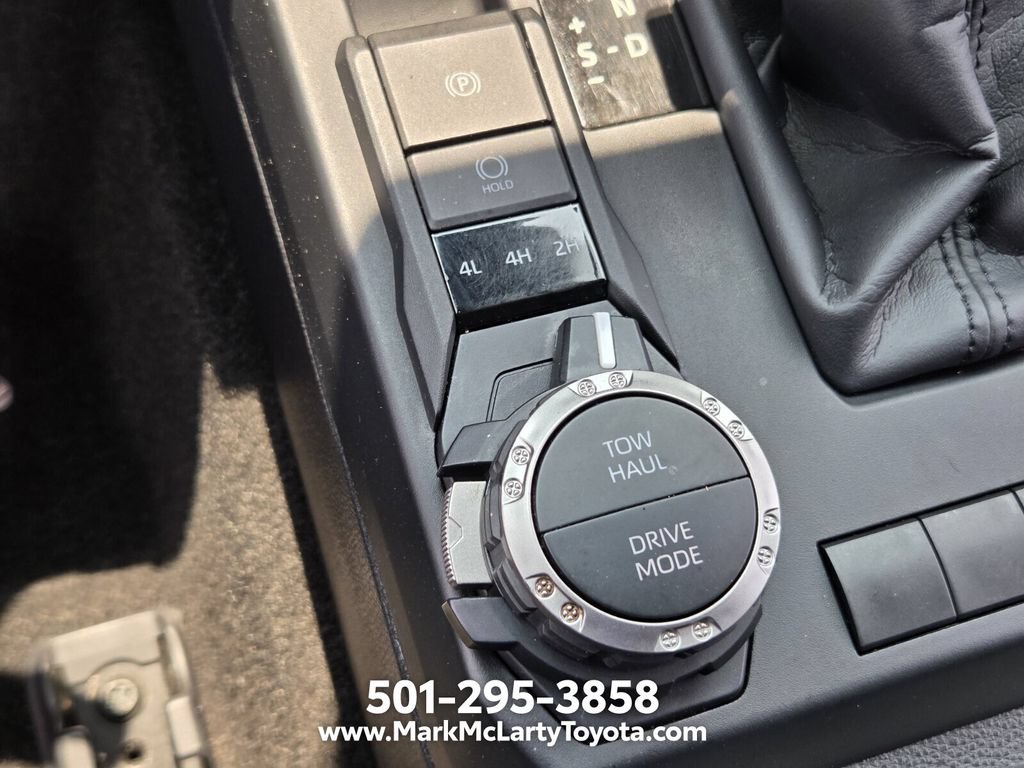 Used 2025 Toyota 4Runner SR5 AWD/4WD image 22