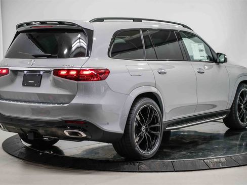New 2026 Mercedes-Benz GLS 580 4MATIC image 4