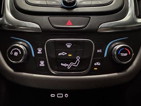 Used 2020 Chevrolet Equinox LS w/ LS Convenience Package image 20