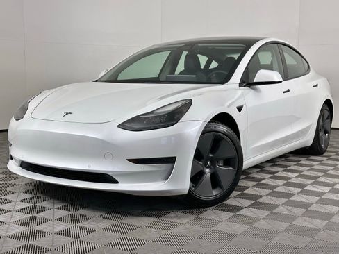 Used 2021 Tesla Model 3 Standard Range Plus image 39