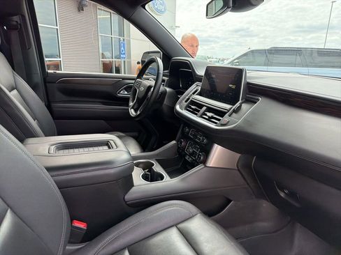Used 2023 Chevrolet Tahoe Z71 w/ Luxury Package AWD/4WD image 31