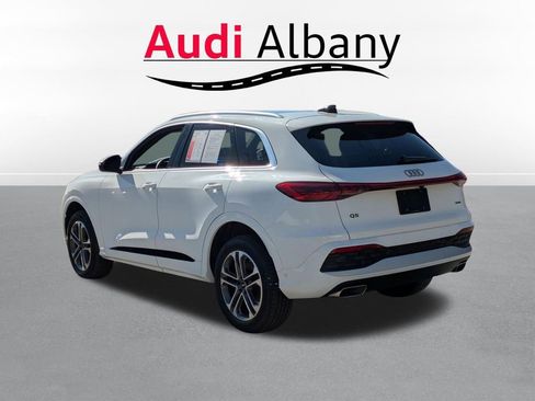 Certified 2025 Audi Q5 Premium w/ Convenience Package image 4