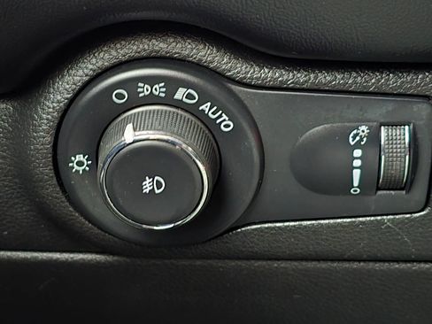 Used 2021 Dodge Durango SXT image 15