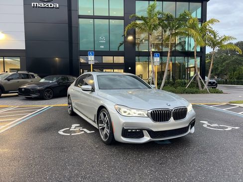 Used 2018 BMW 750i image 4