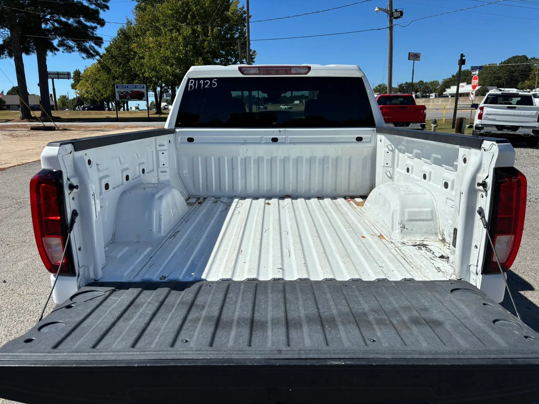 Used 2023 GMC Sierra 1500 Pro w/ Convenience Package AWD/4WD image 15